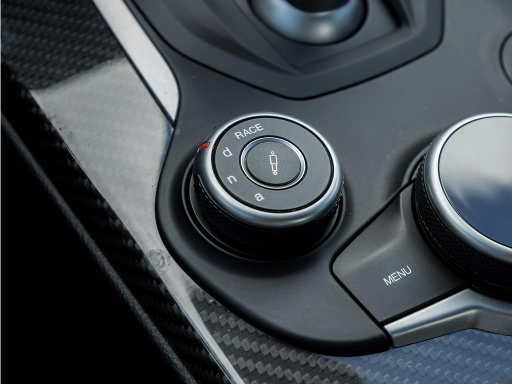 2017 Alfa Romeo Giulia Quadrifoglio, 多伦多, 全款车