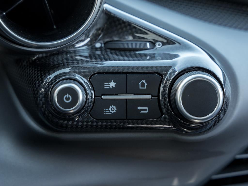 2022 Ferrari F8 Tributo Coupe, 多伦多, 全款车