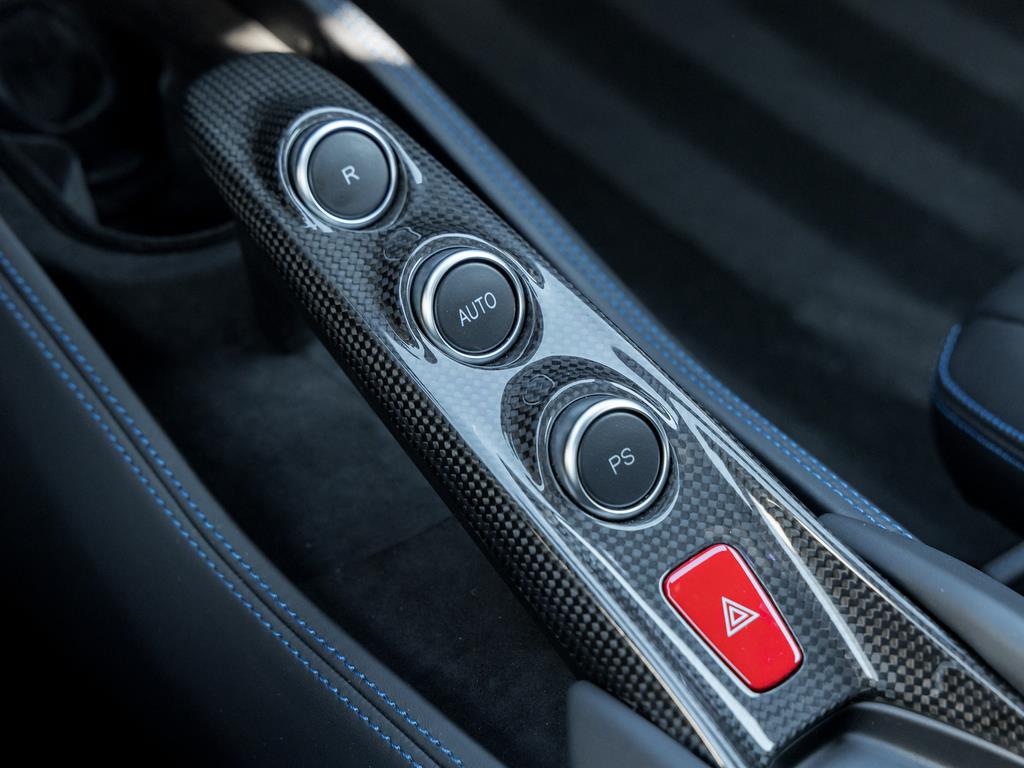 2022 Ferrari F8 Tributo Coupe, 多伦多, 全款车