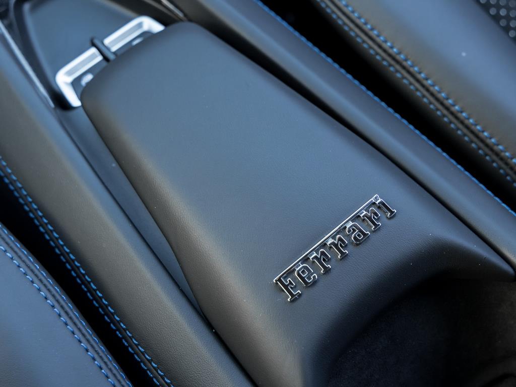 2022 Ferrari F8 Tributo Coupe, 多伦多, 全款车