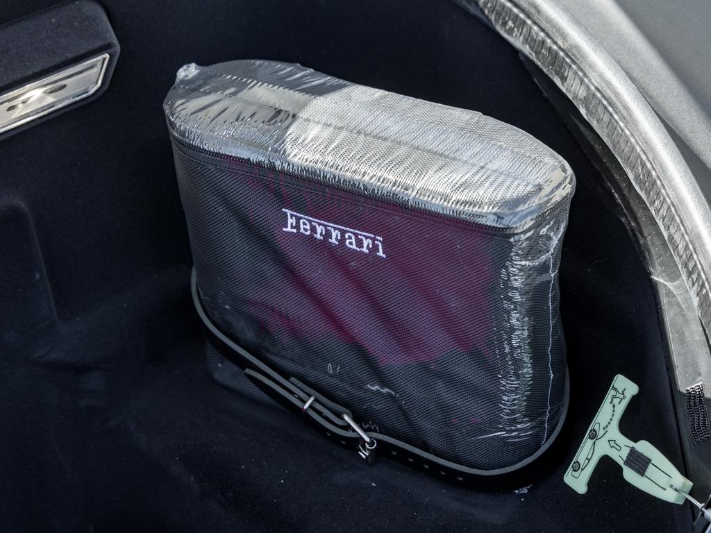 2022 Ferrari F8 Tributo Coupe, 多伦多, 全款车