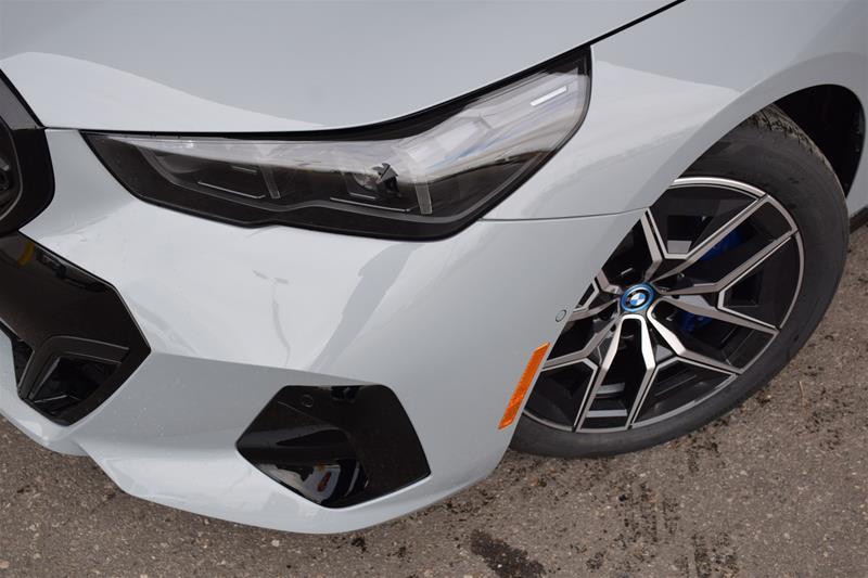 2024 BMW i5 M60 xDrive, 多伦多, 全款车