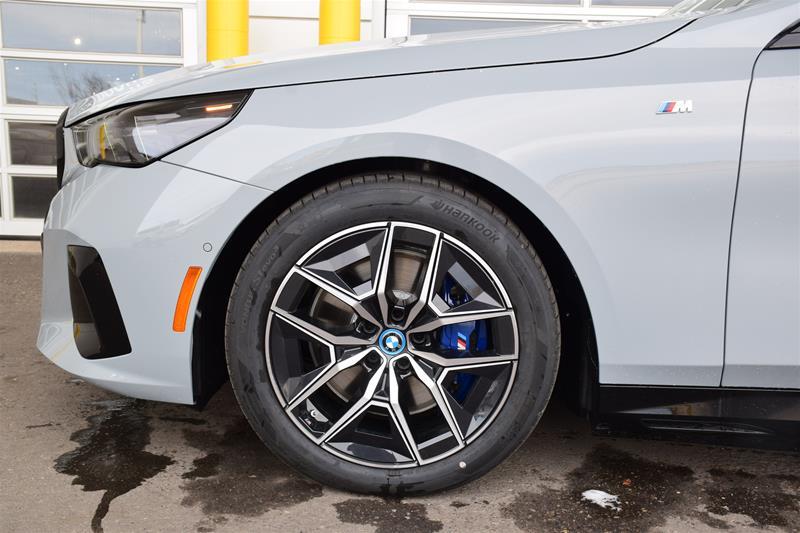 2024 BMW i5 M60 xDrive, 多伦多, 全款车