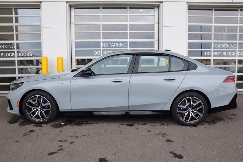 2024 BMW i5 M60 xDrive, 多伦多, 全款车