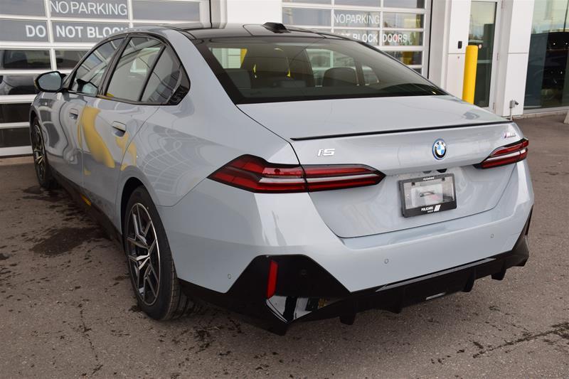 2024 BMW i5 M60 xDrive, 多伦多, 全款车