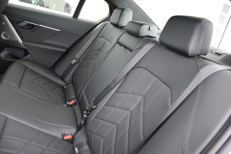 2024 BMW i5 M60 xDrive, 多伦多, 全款车