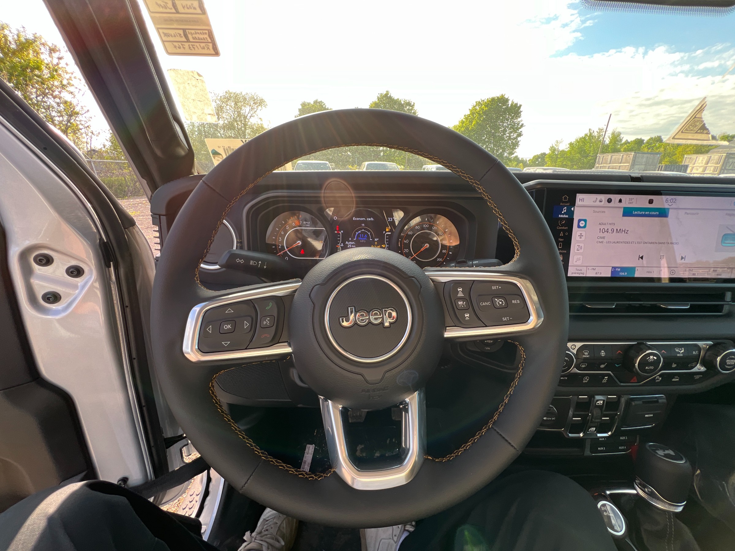 Jeep Wrangler 2024 - Image 12