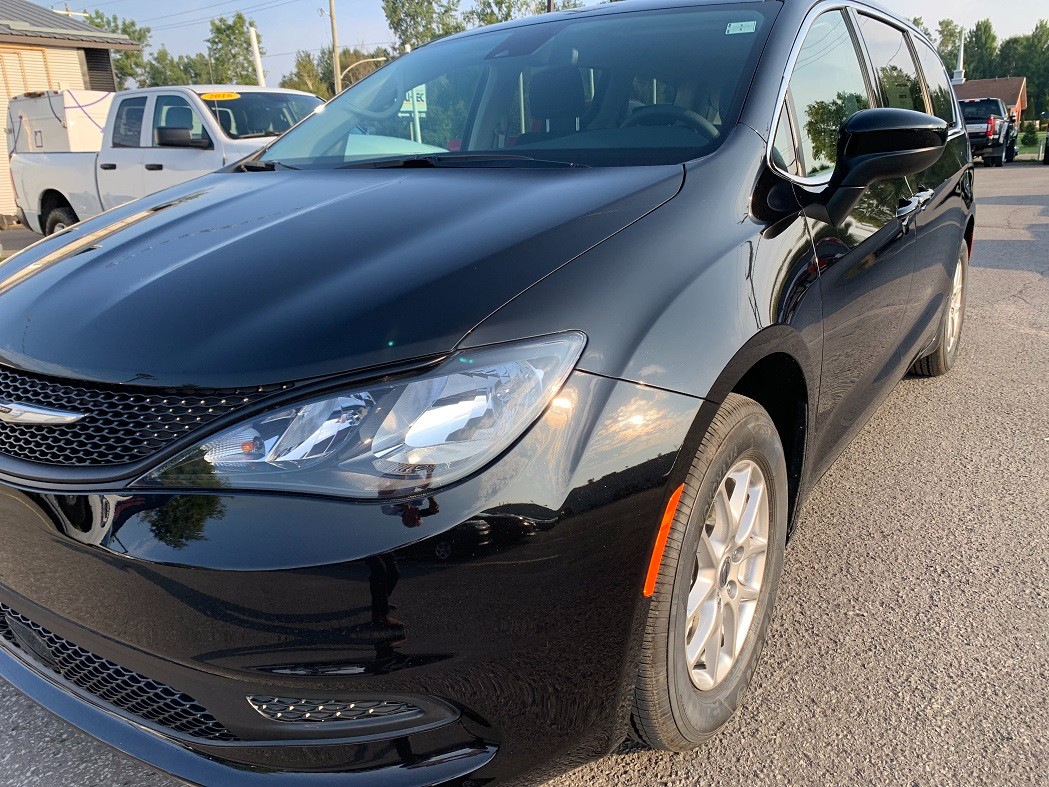 Chrysler Grand Caravan 2024 - Image 7