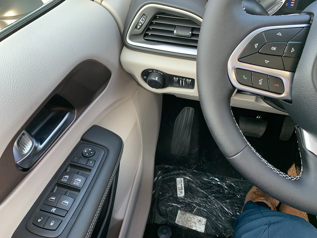 Chrysler Grand Caravan 2024 - Image 13