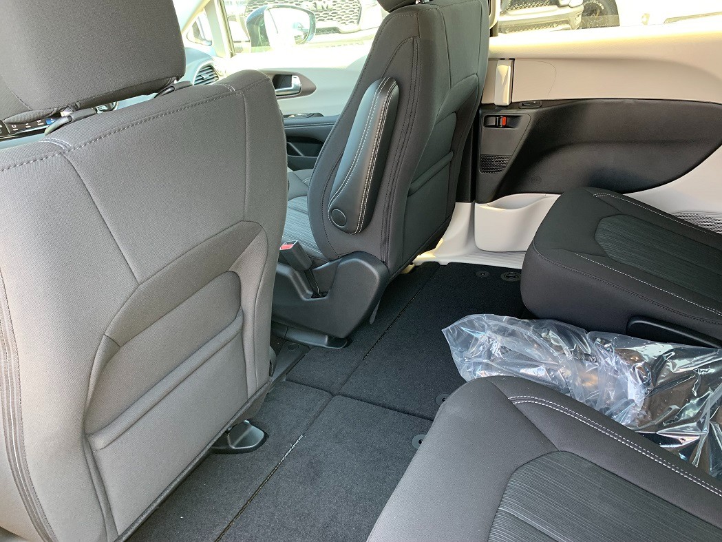 Chrysler Grand Caravan 2024 - Image 21