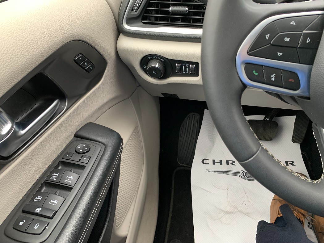 Chrysler Pacifica 2022 - Image 16
