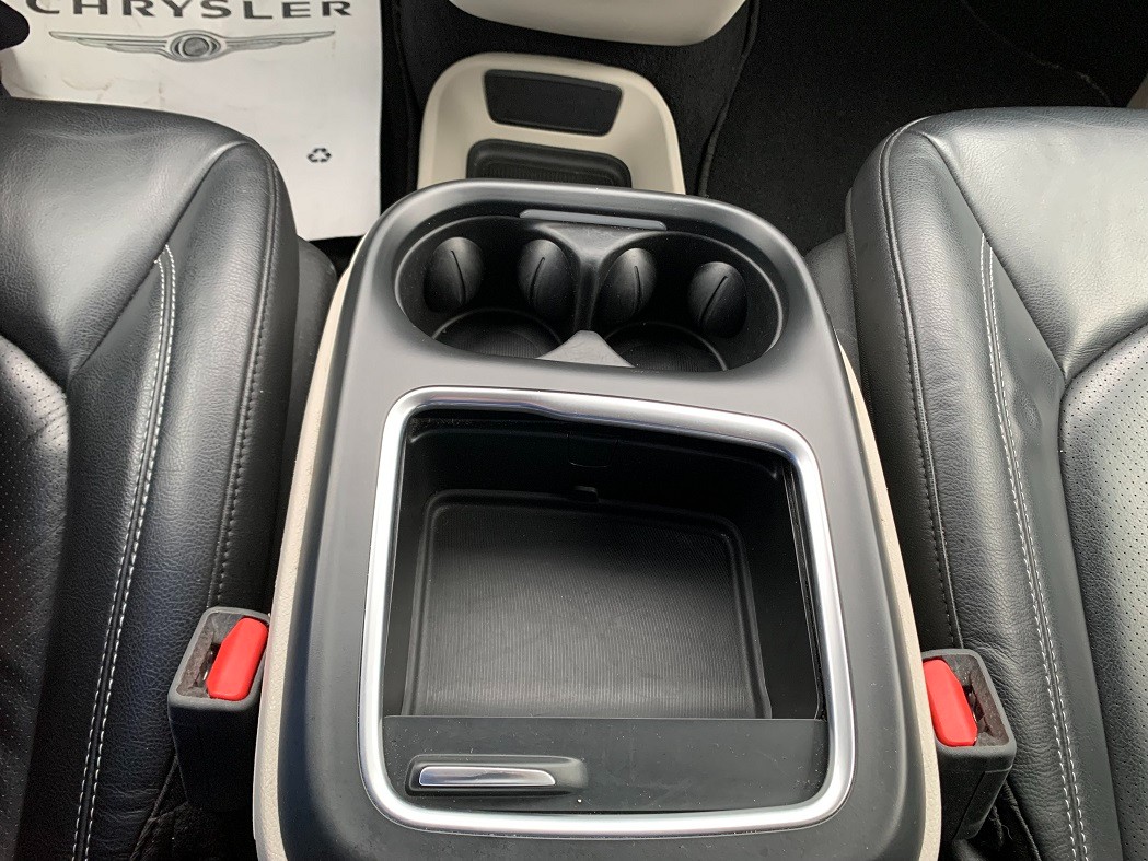 Chrysler Pacifica 2022 - Image 18