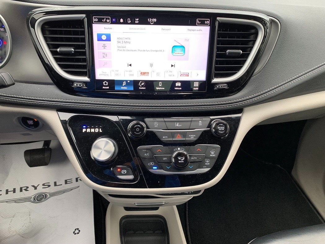 Chrysler Pacifica 2022 - Image 19