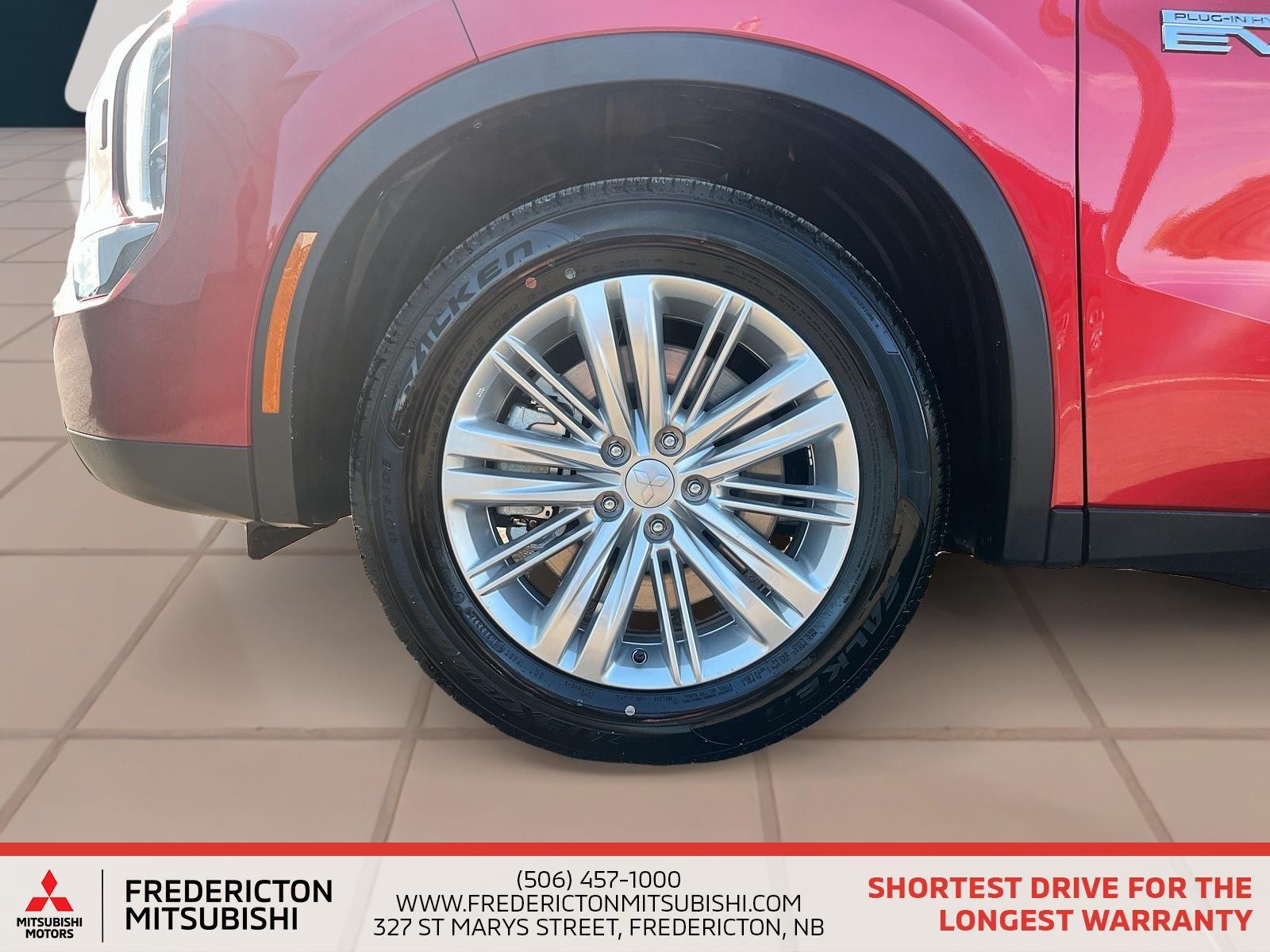 2025 Mitsubishi Outlander PHEV ES