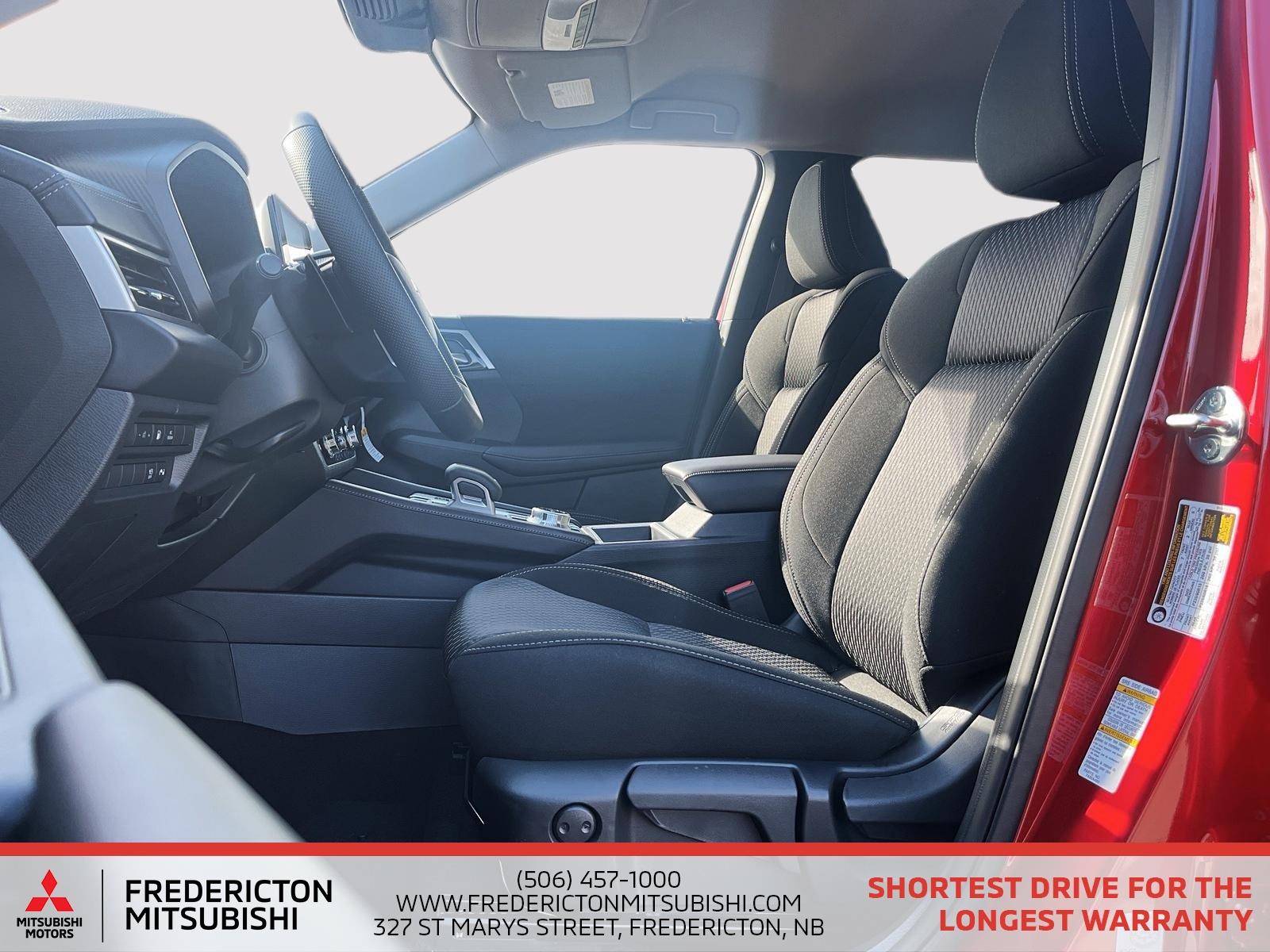 2025 Mitsubishi Outlander PHEV ES
