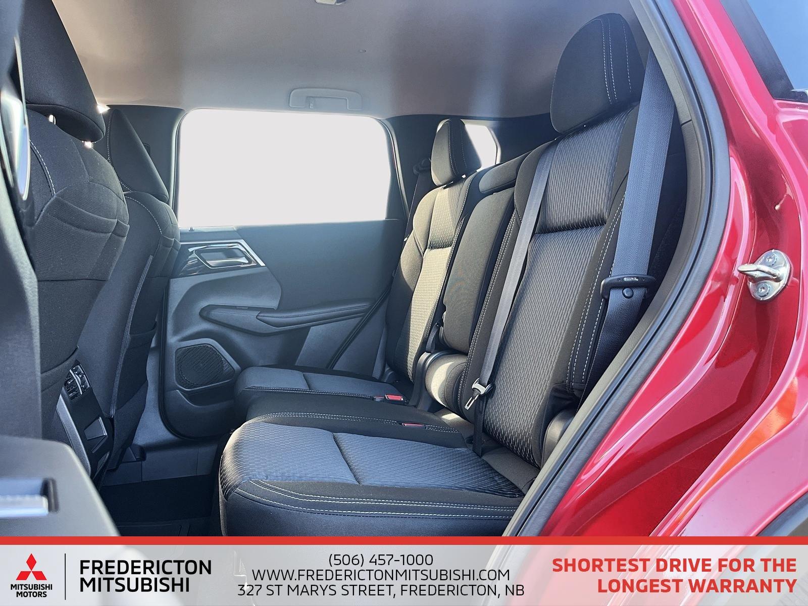 2025 Mitsubishi Outlander PHEV ES
