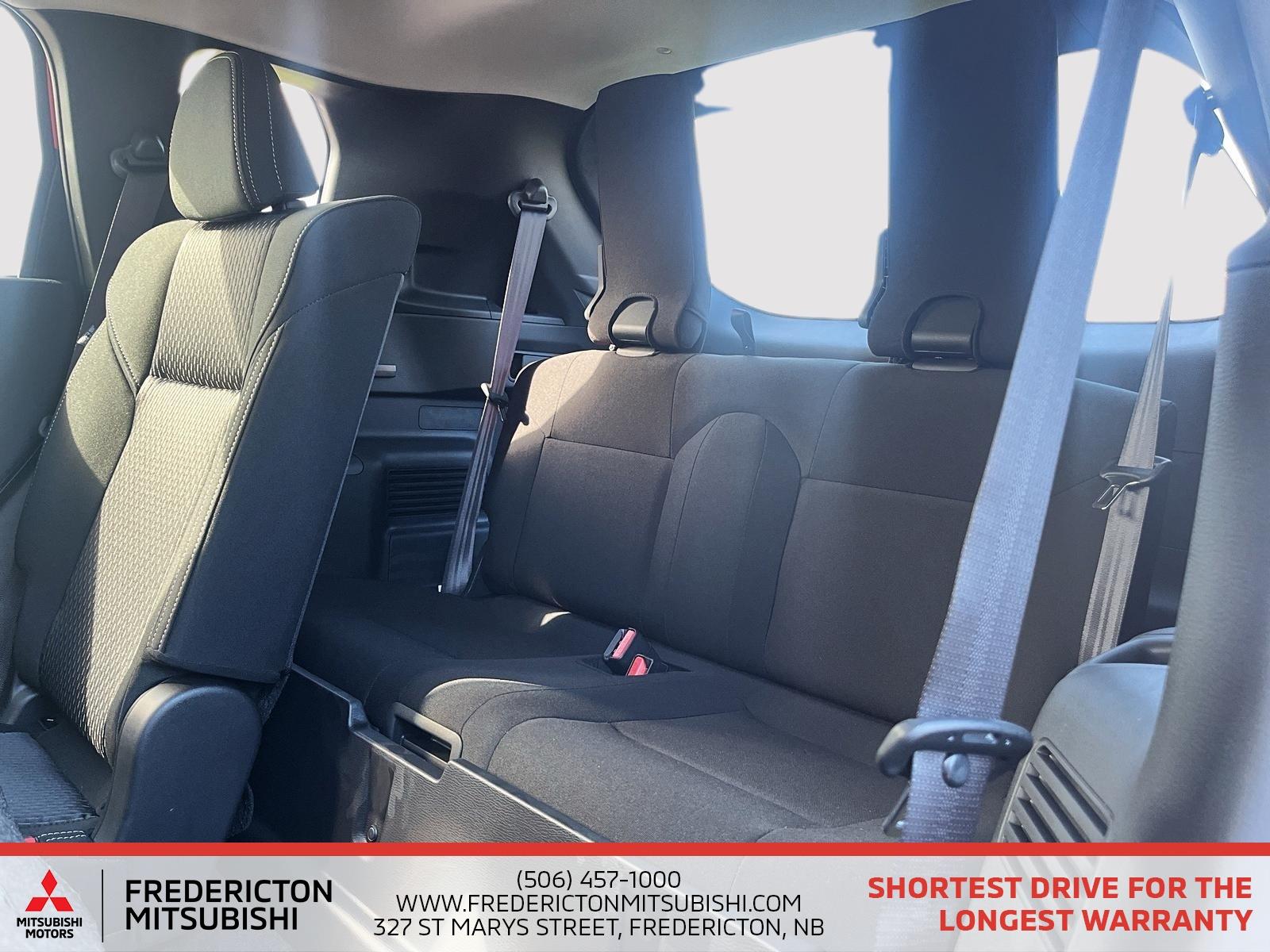 2025 Mitsubishi Outlander PHEV ES
