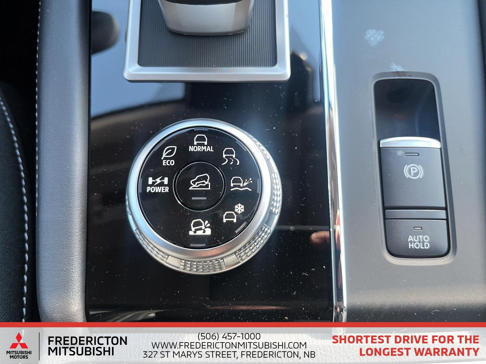 2025 Mitsubishi Outlander PHEV ES