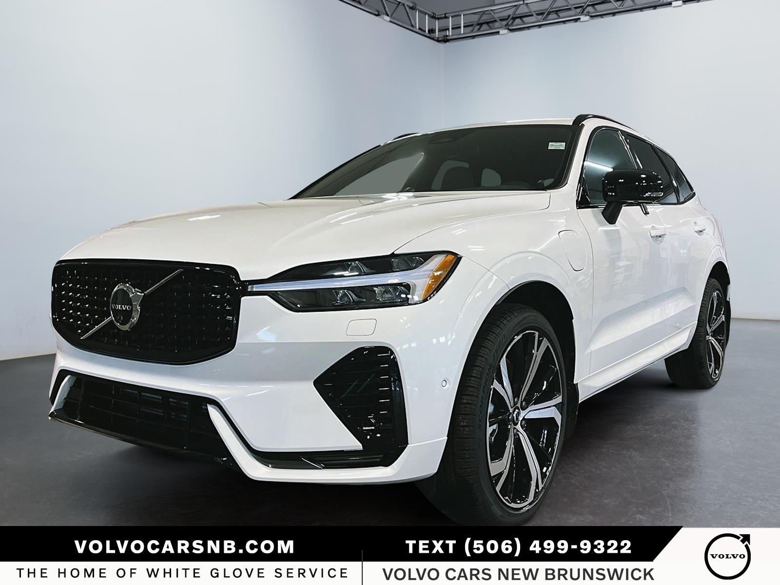 2025 Volvo XC60 ULTRA DARK THEME