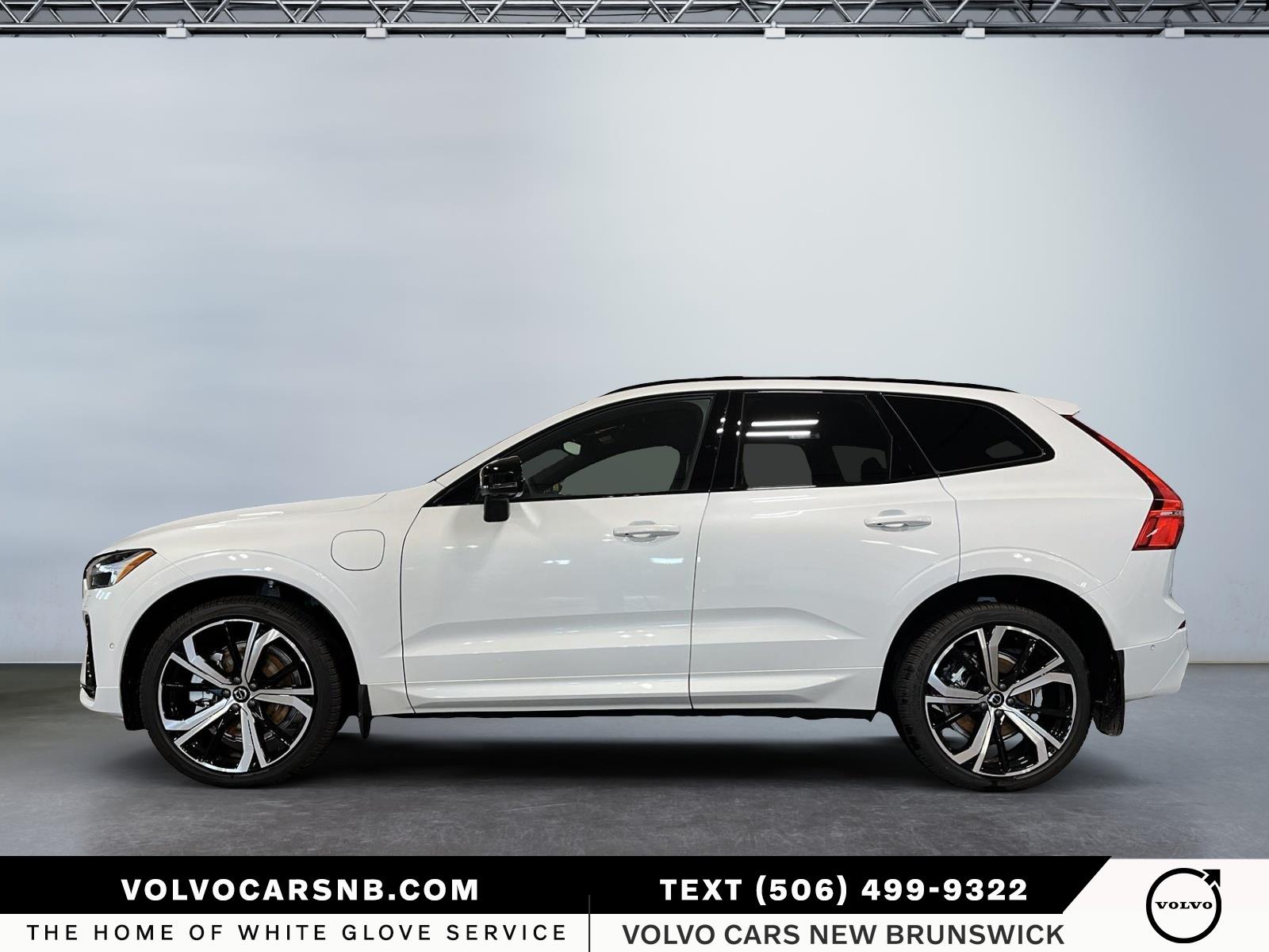 2025 Volvo XC60 ULTRA DARK THEME