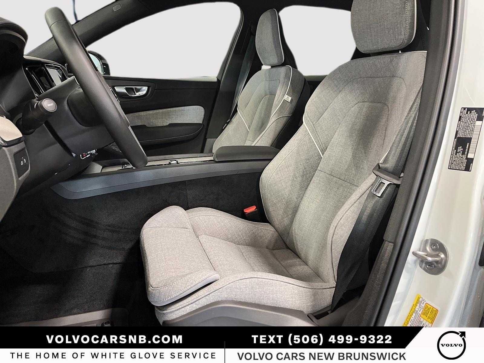 2025 Volvo XC60 ULTRA DARK THEME