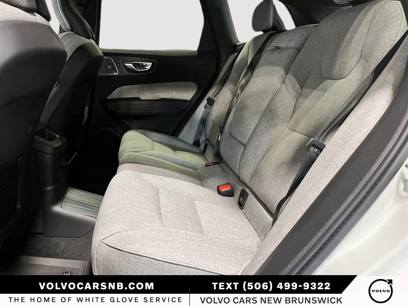 2025 Volvo XC60 ULTRA DARK THEME