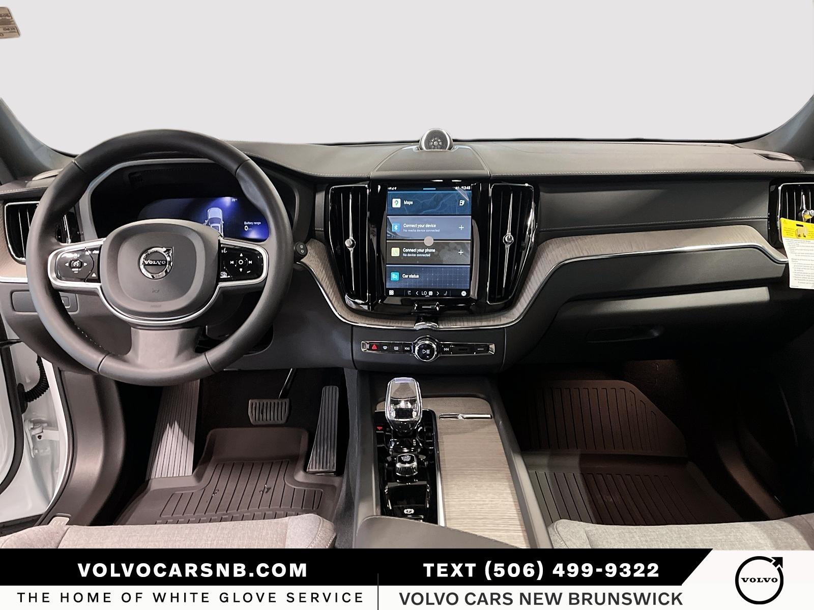2025 Volvo XC60 ULTRA DARK THEME