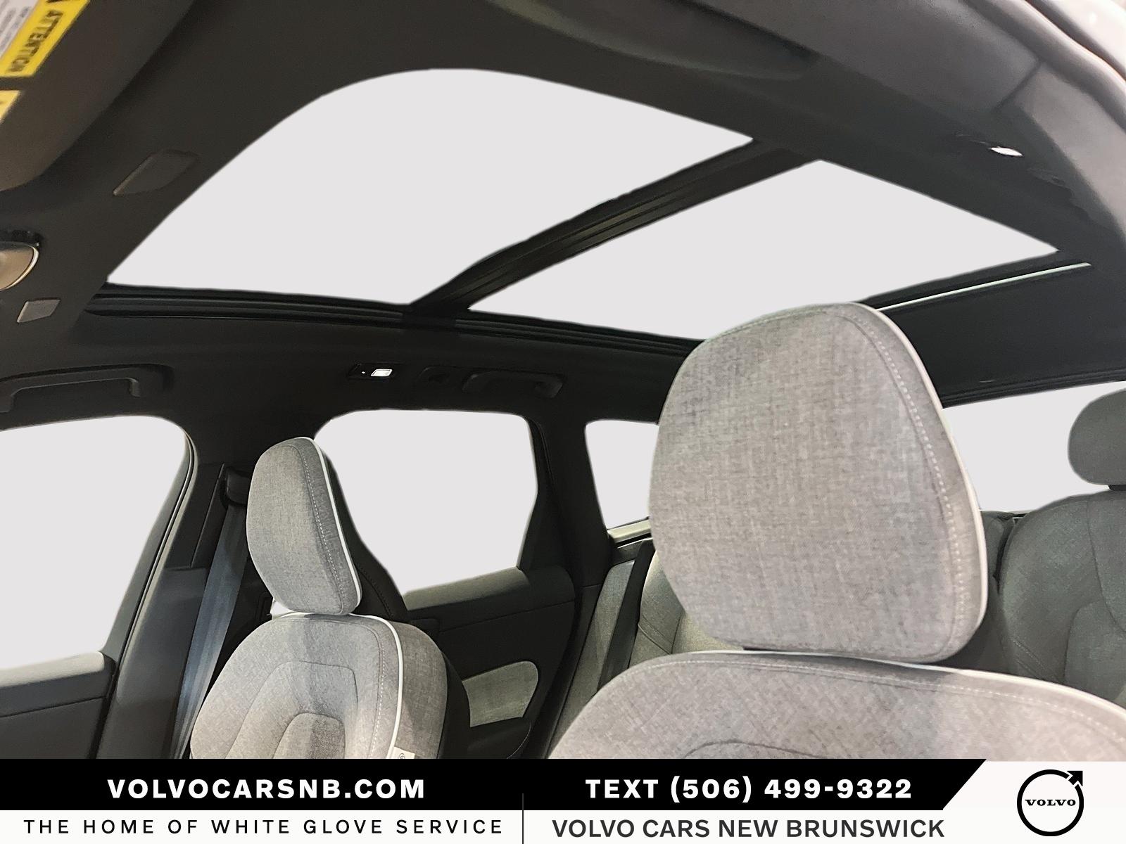 2025 Volvo XC60 ULTRA DARK THEME