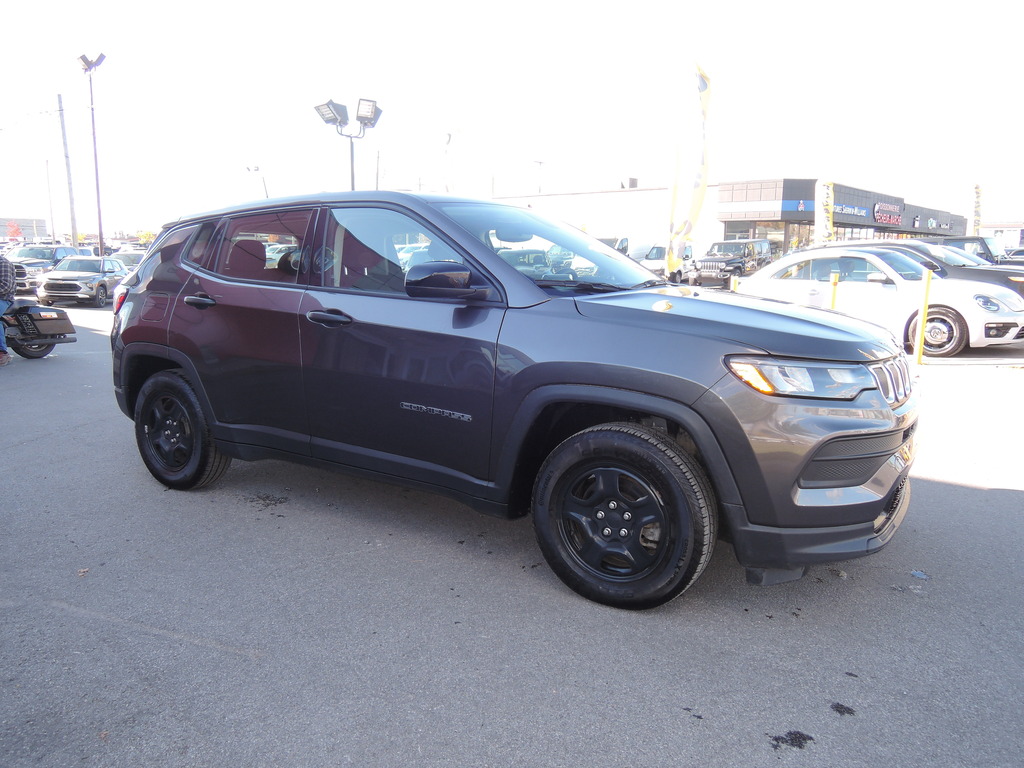 Used 2022 Jeep Compass with 46,171 km for sale at Otogo