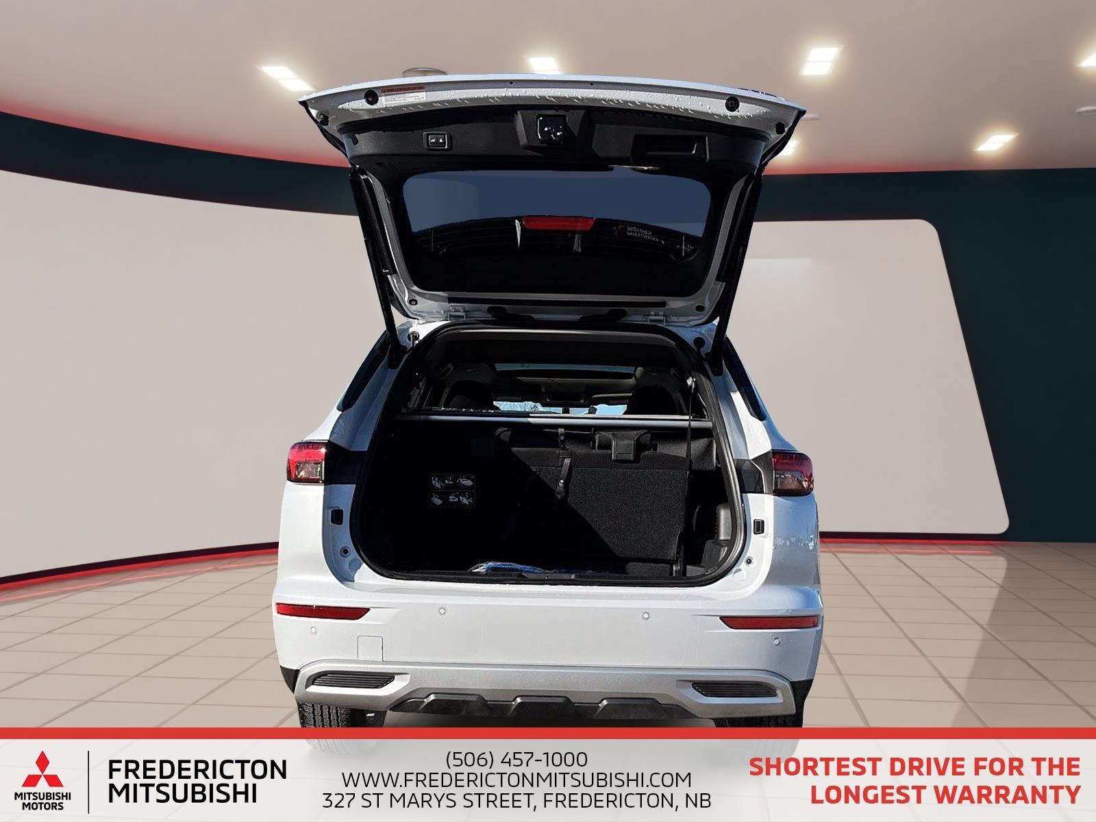 2025 Mitsubishi Outlander PHEV SE