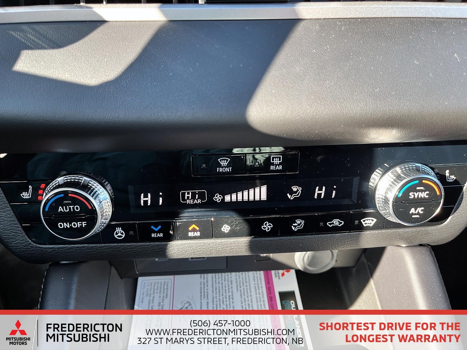 2025 Mitsubishi Outlander PHEV SE