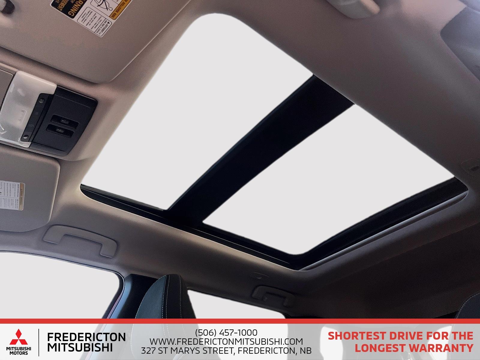2025 Mitsubishi Outlander PHEV SE