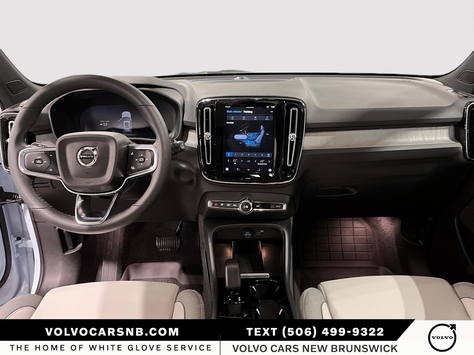 2025 Volvo EX40 Twin Motor Ultra