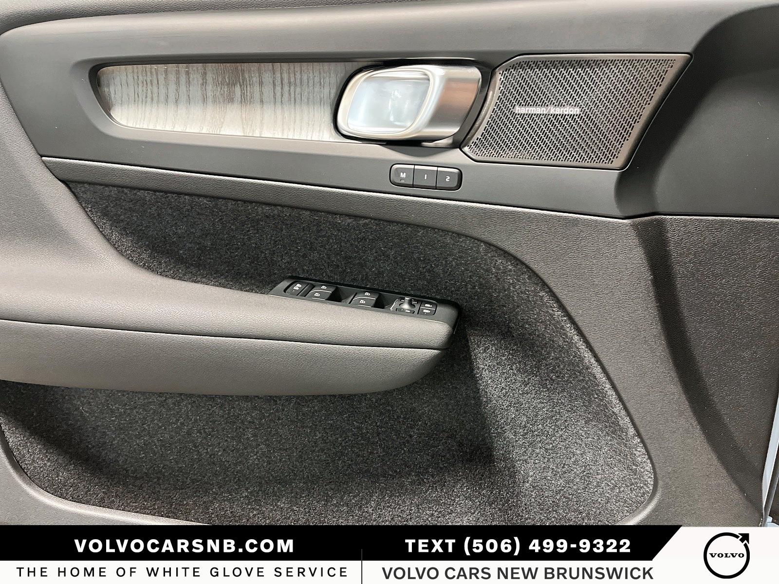 2025 Volvo EX40 Twin Motor Ultra