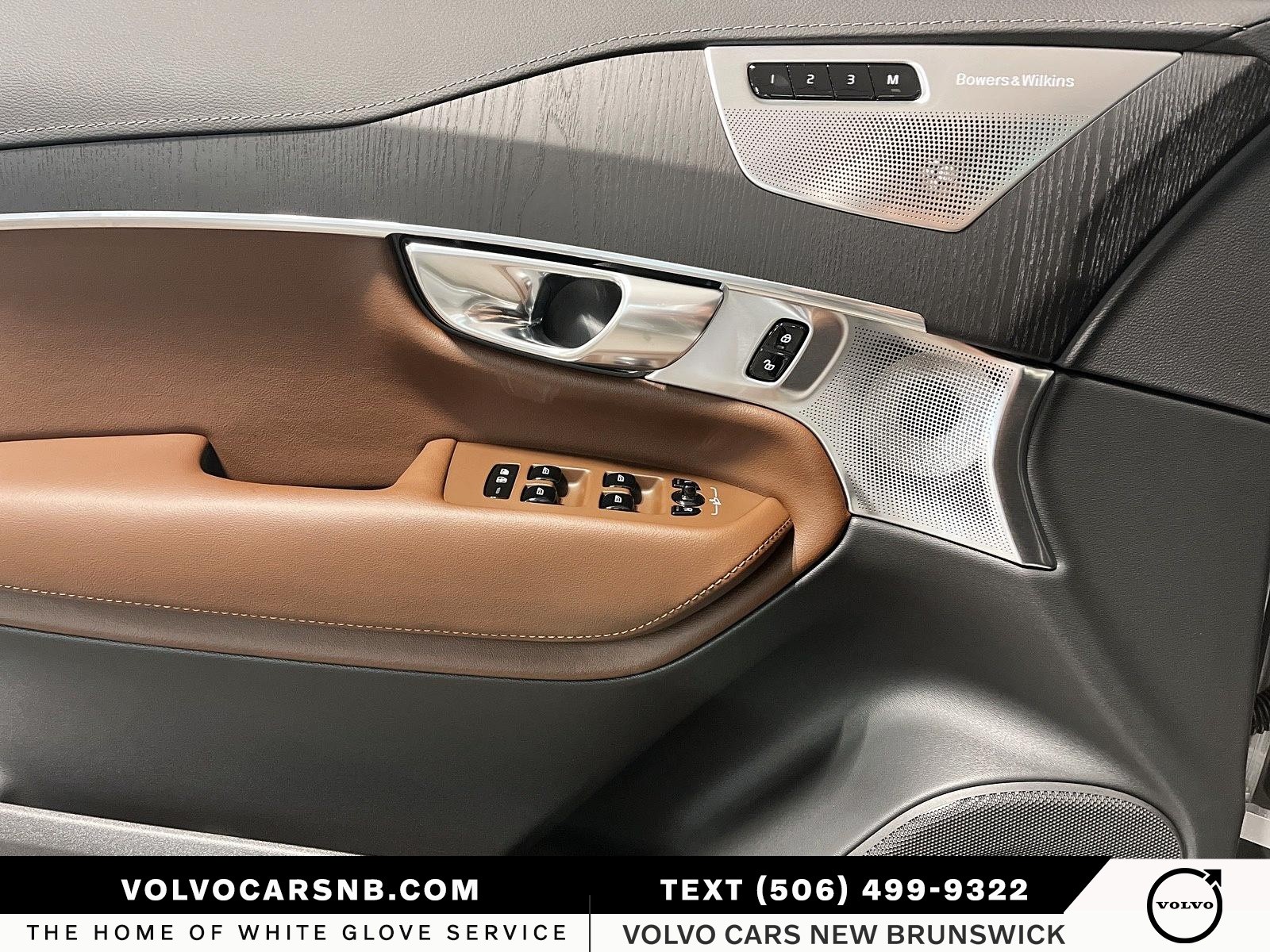 2025 Volvo XC90 Plug-In Hybrid T8 Ultra Bright Theme