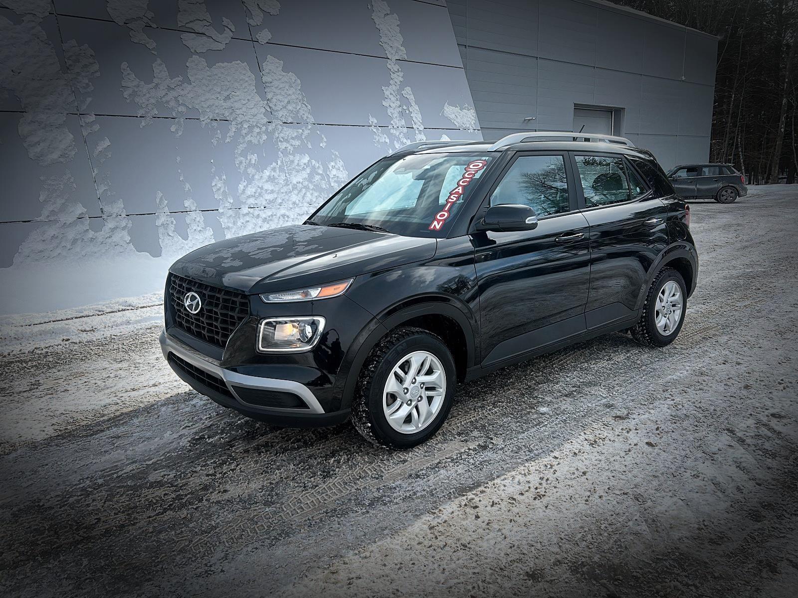 Used 2023 Hyundai Venue with 49,756 km for sale at Otogo