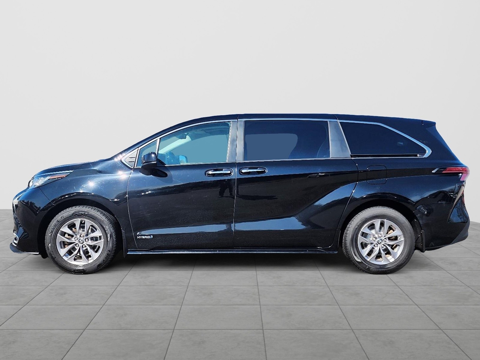 2021 Toyota Sienna LE 8-Passenger