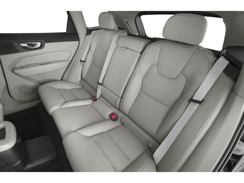 2025 Volvo XC60 B5 Plus Dark Theme