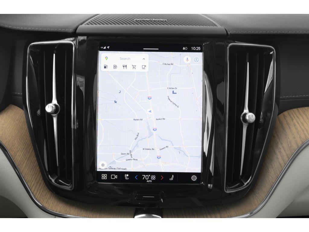 2025 Volvo XC60 B5 Plus Dark Theme