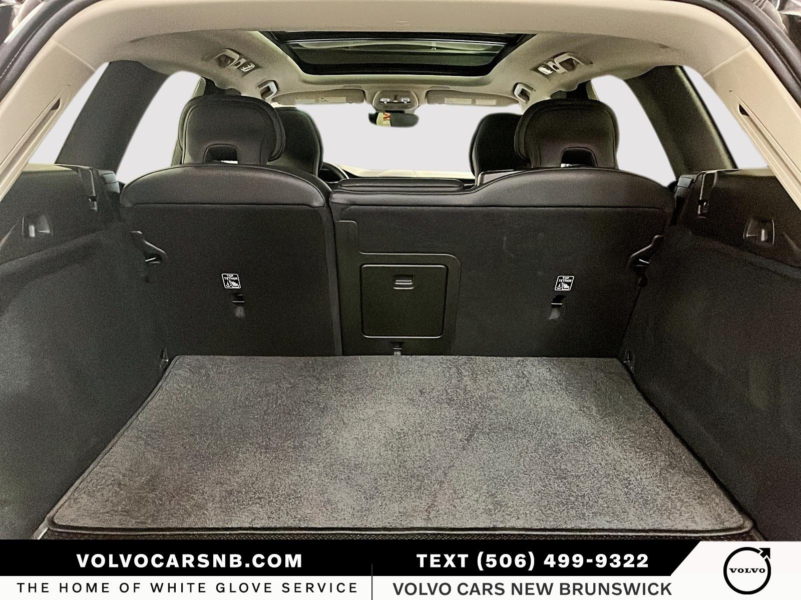2024 Volvo XC60 B5 Plus Dark Theme