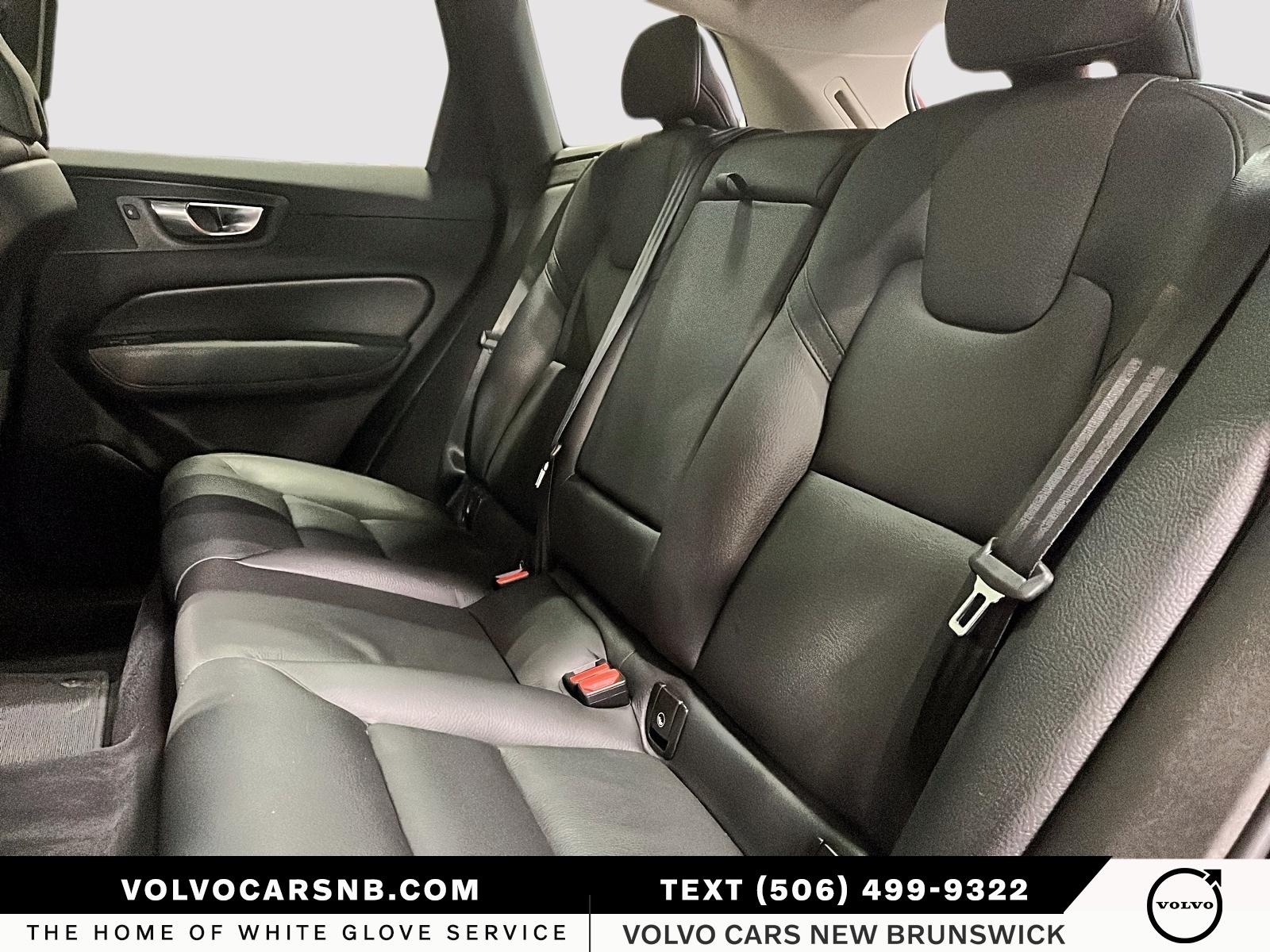 2024 Volvo XC60 B5 Plus Dark Theme
