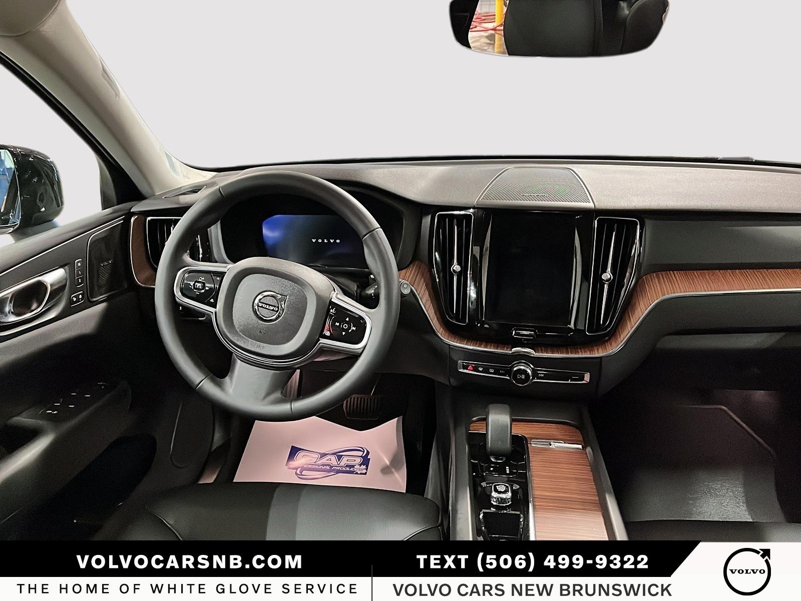 2024 Volvo XC60 B5 Plus Dark Theme