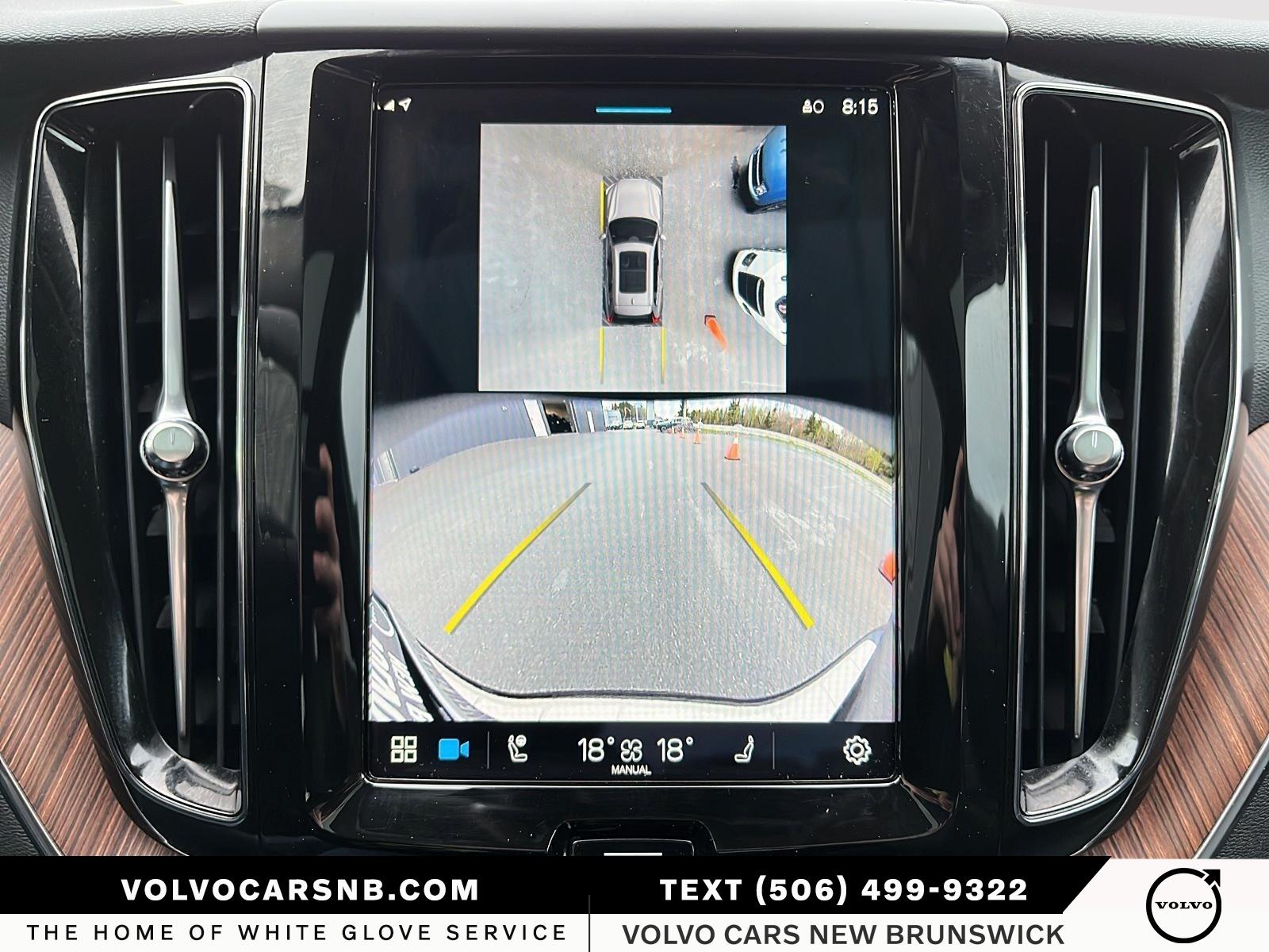 2024 Volvo XC60 B5 Plus Dark Theme