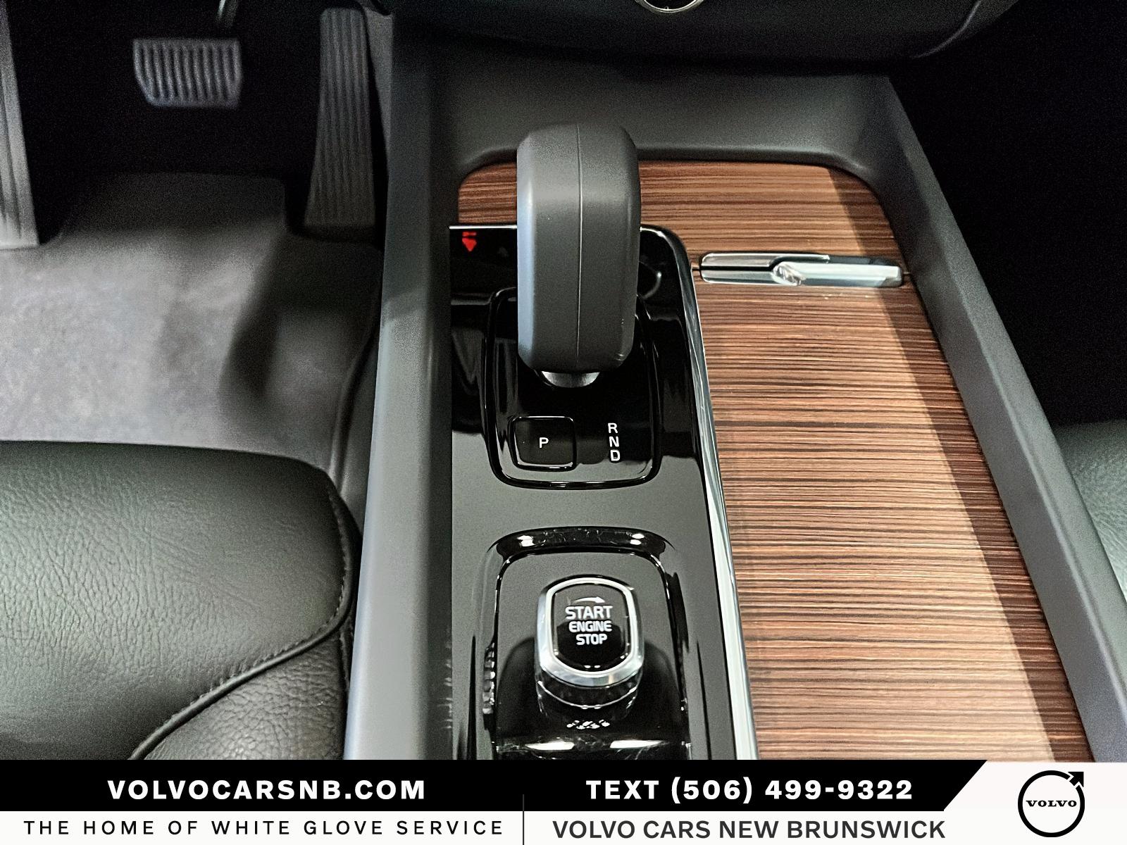2024 Volvo XC60 B5 Plus Dark Theme