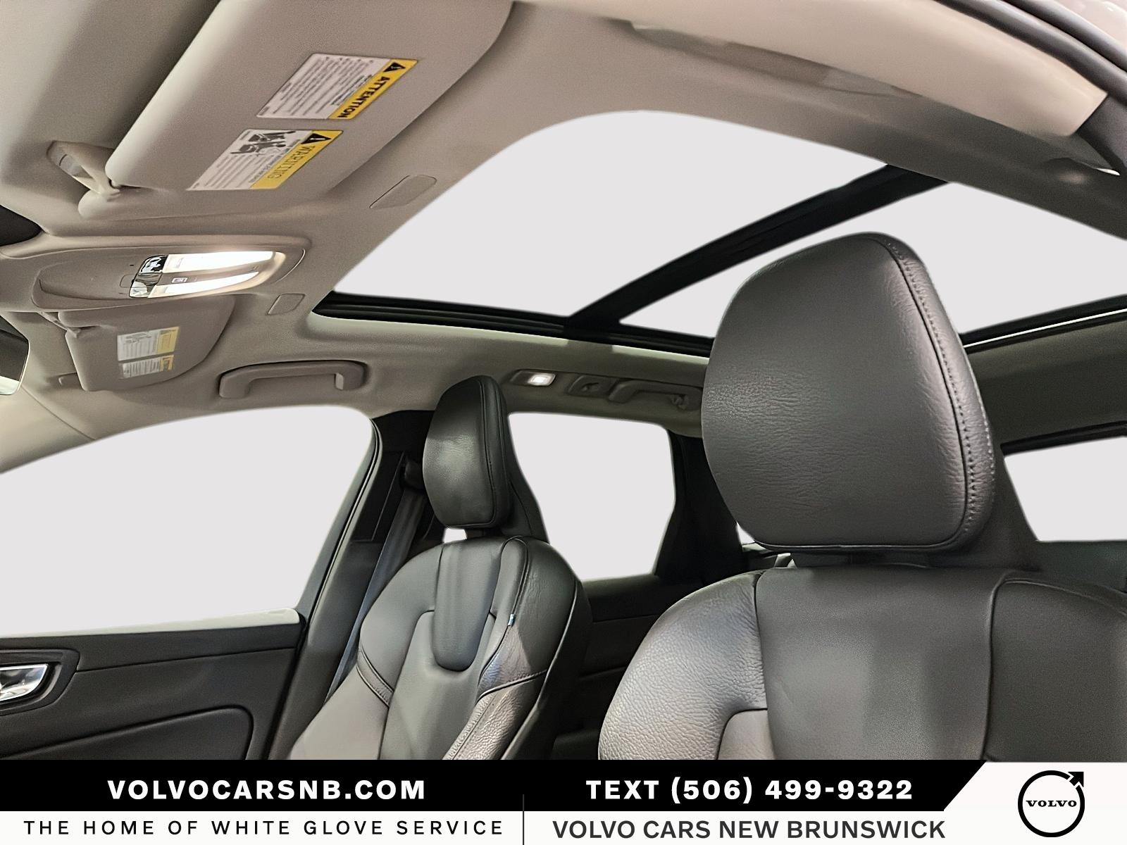2024 Volvo XC60 B5 Plus Dark Theme
