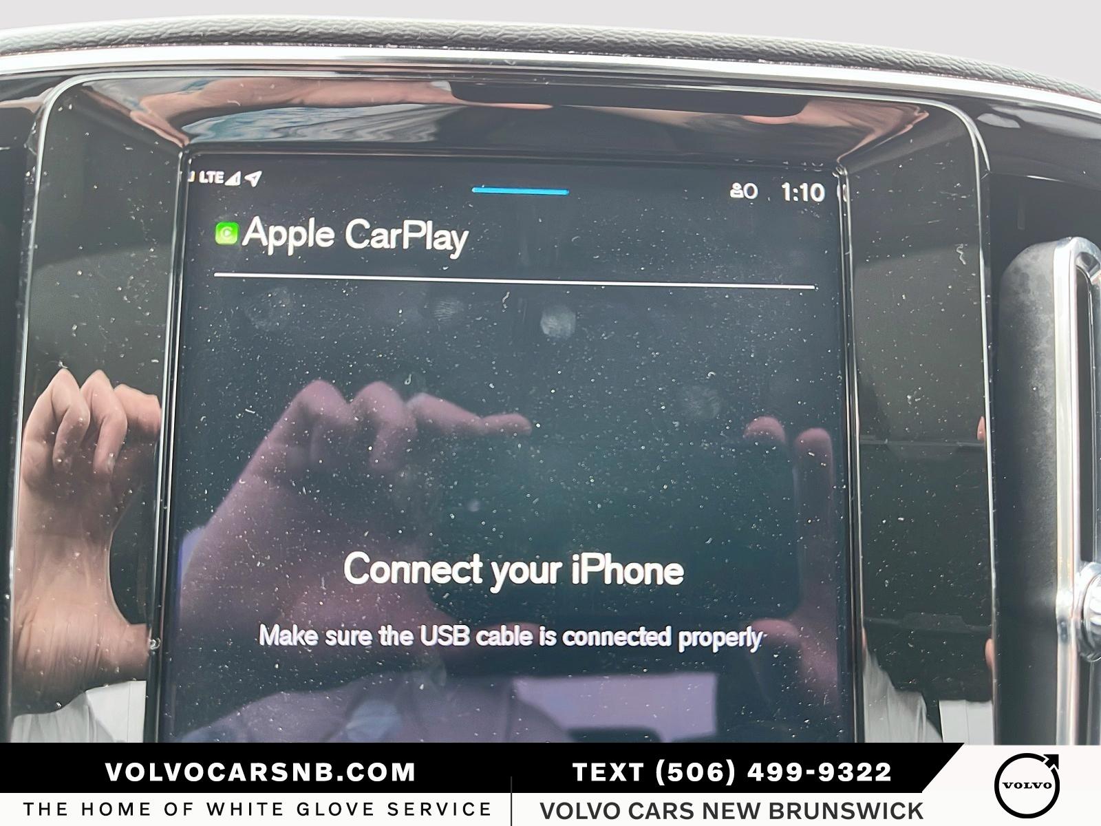 2025 Volvo XC40 B5 Plus Dark Theme