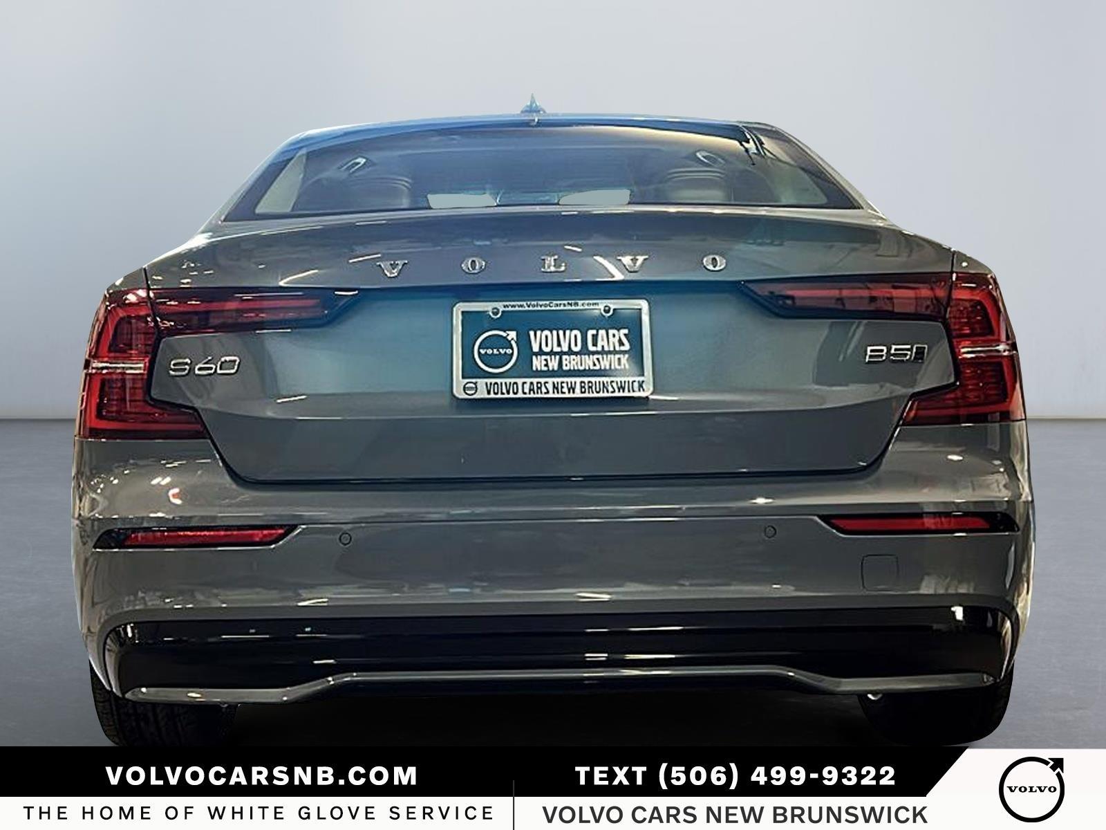 2024 Volvo S60 B5 Core Dark Theme