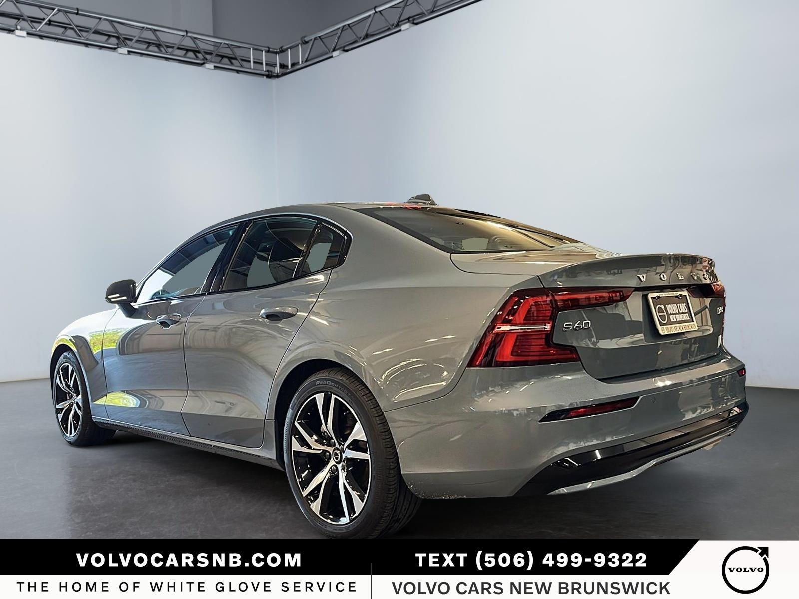 2024 Volvo S60 B5 Core Dark Theme