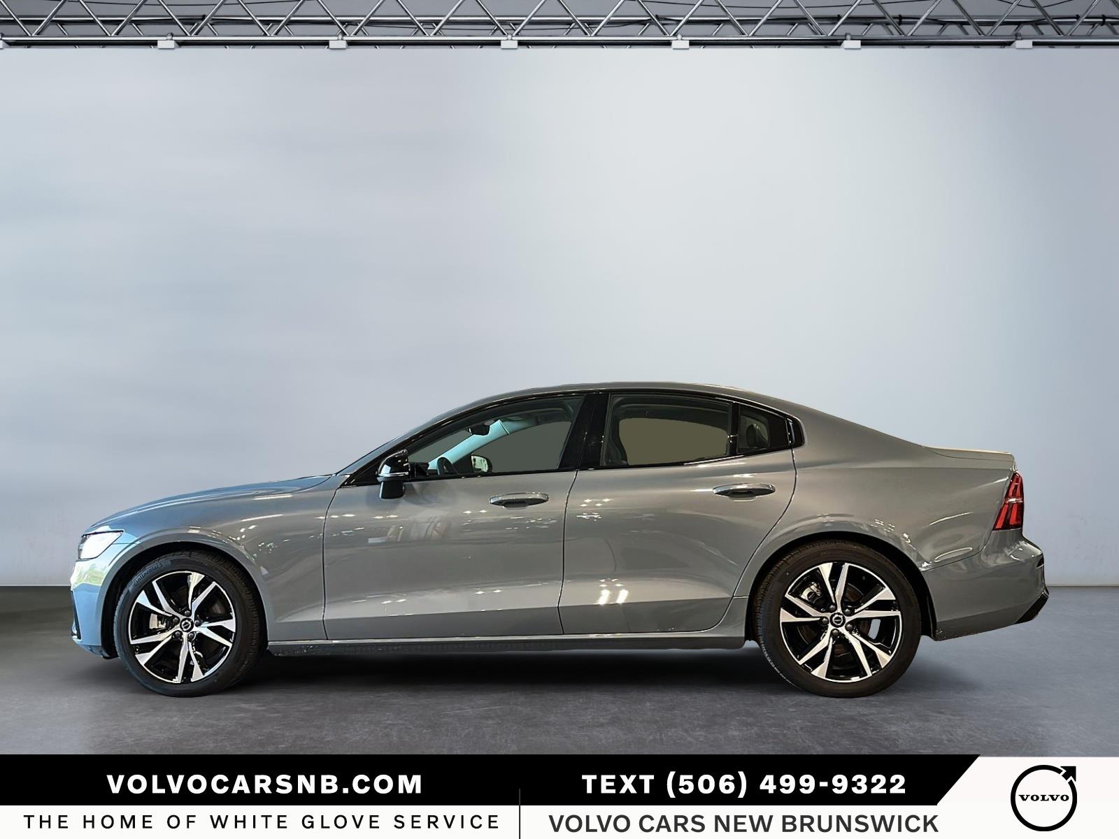 2024 Volvo S60 B5 Core Dark Theme