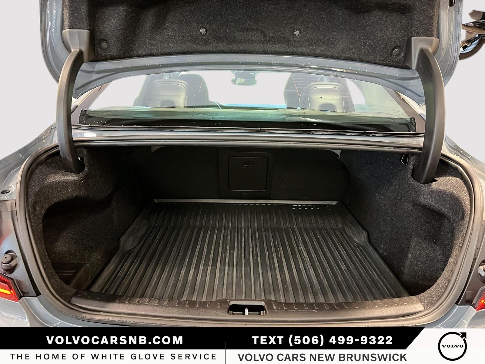 2024 Volvo S60 B5 Core Dark Theme